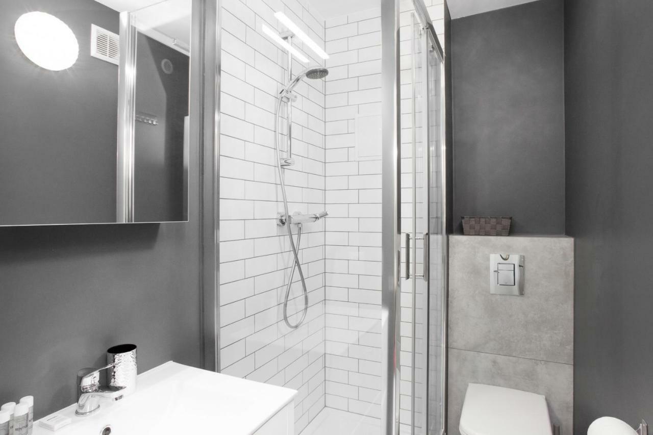 First Central Apartments By Noclegi Renters وارسو المظهر الخارجي الصورة