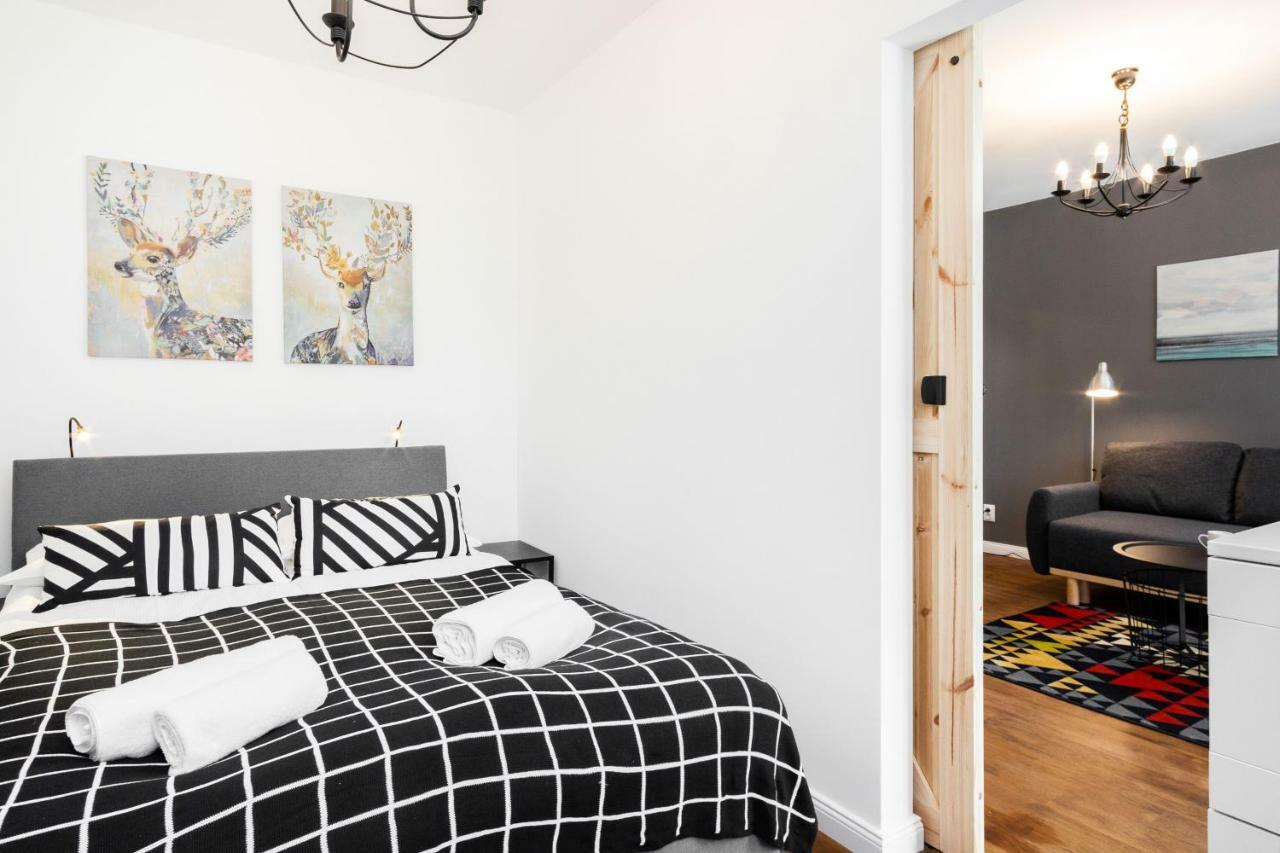 First Central Apartments By Noclegi Renters وارسو المظهر الخارجي الصورة