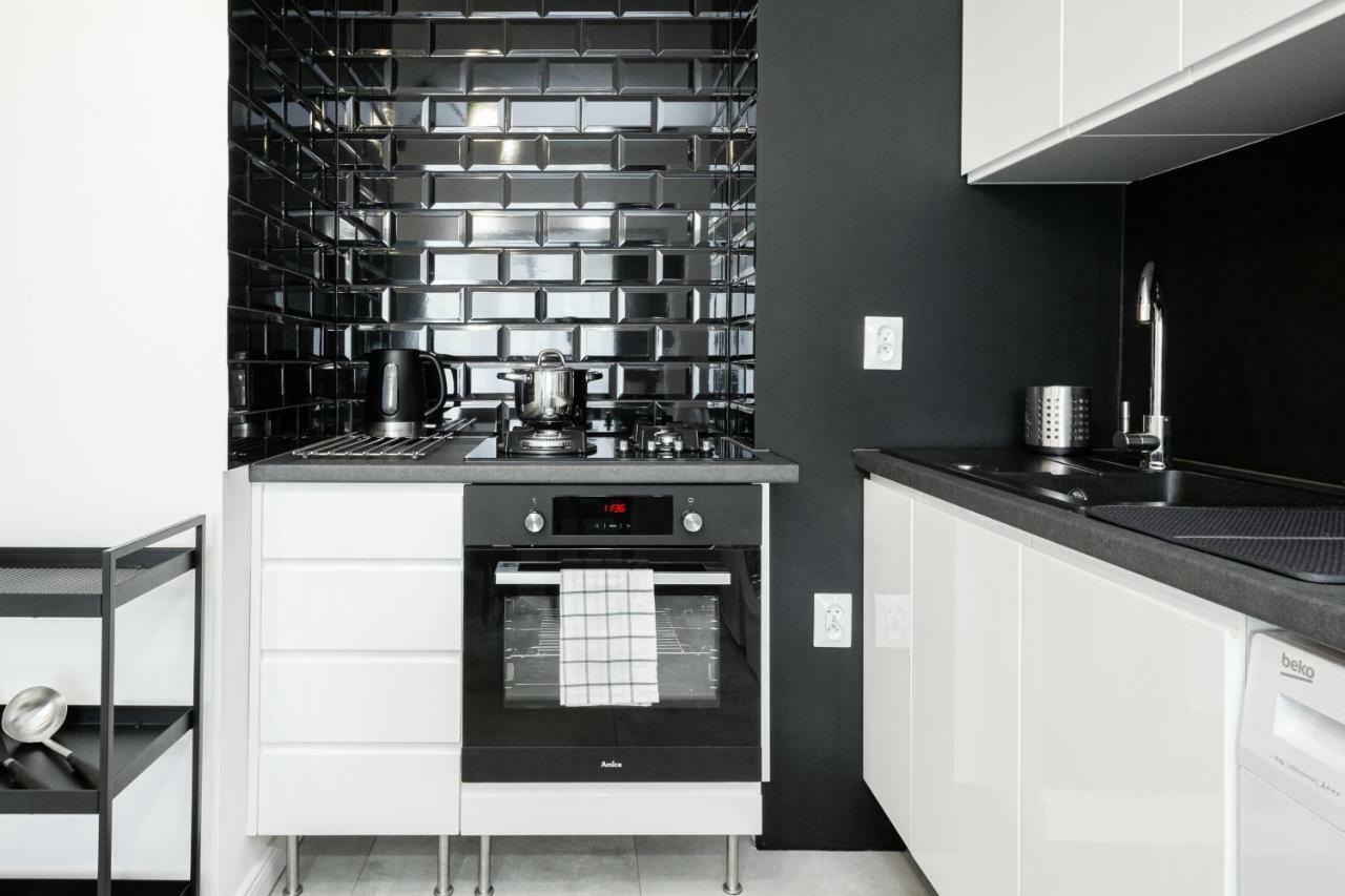 First Central Apartments By Noclegi Renters وارسو المظهر الخارجي الصورة
