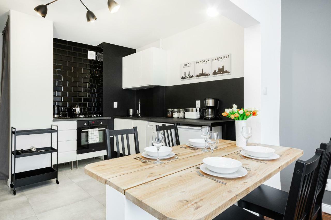 First Central Apartments By Noclegi Renters وارسو المظهر الخارجي الصورة